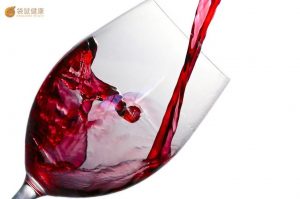 适当饮用红酒可以预防心脑血管疾病