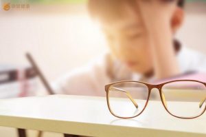 经常眨眼睛或者揉眼睛可能是因为眼疲劳