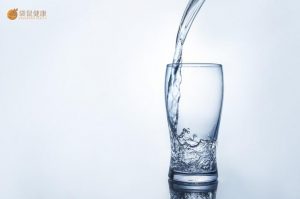 内分泌出现问题，有可能是缺少水分导致