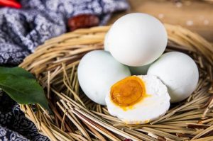 夏天多吃鸭蛋好